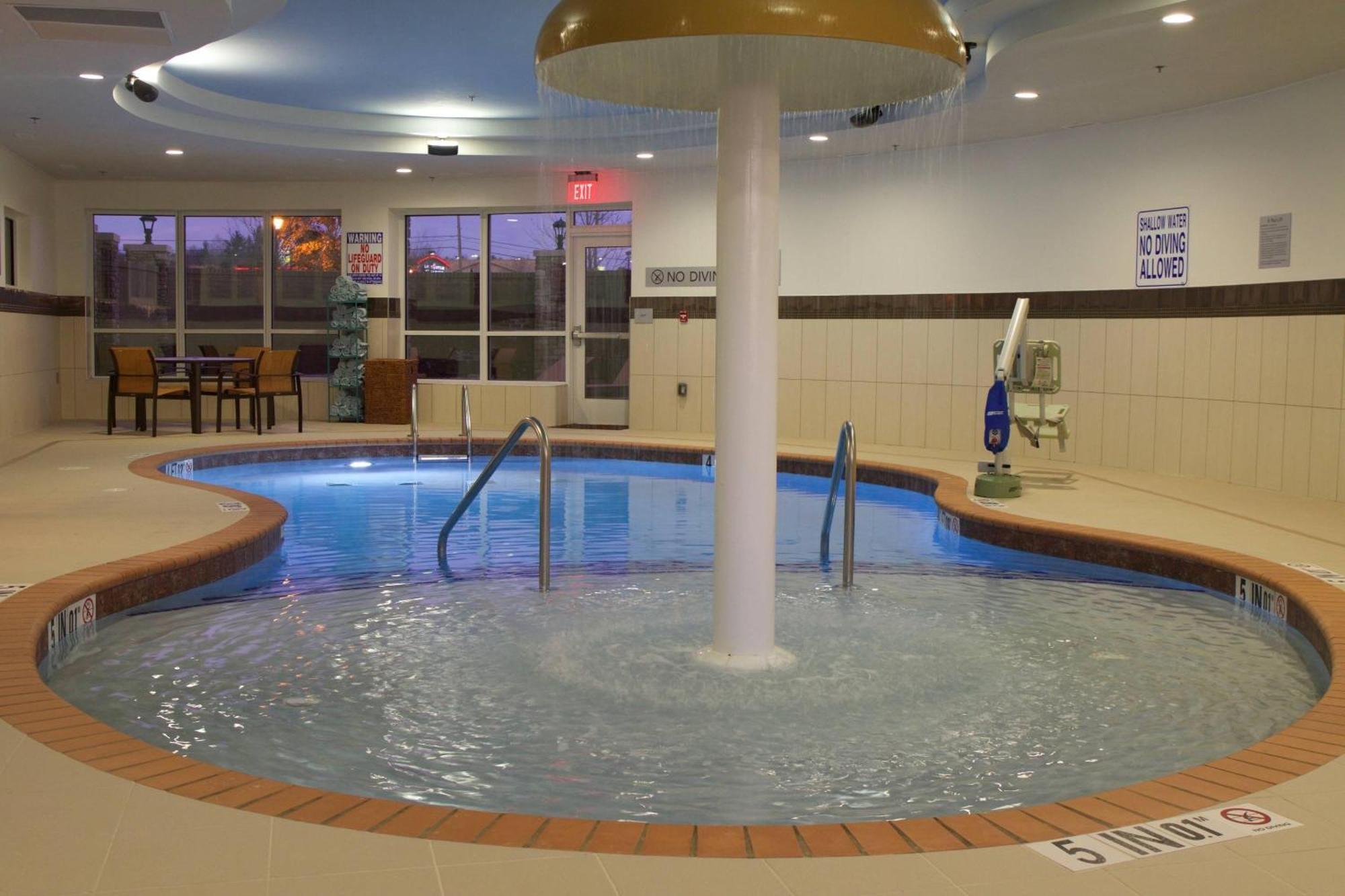 Courtyard By Marriott Asheville Airport Fletcher Exterior foto