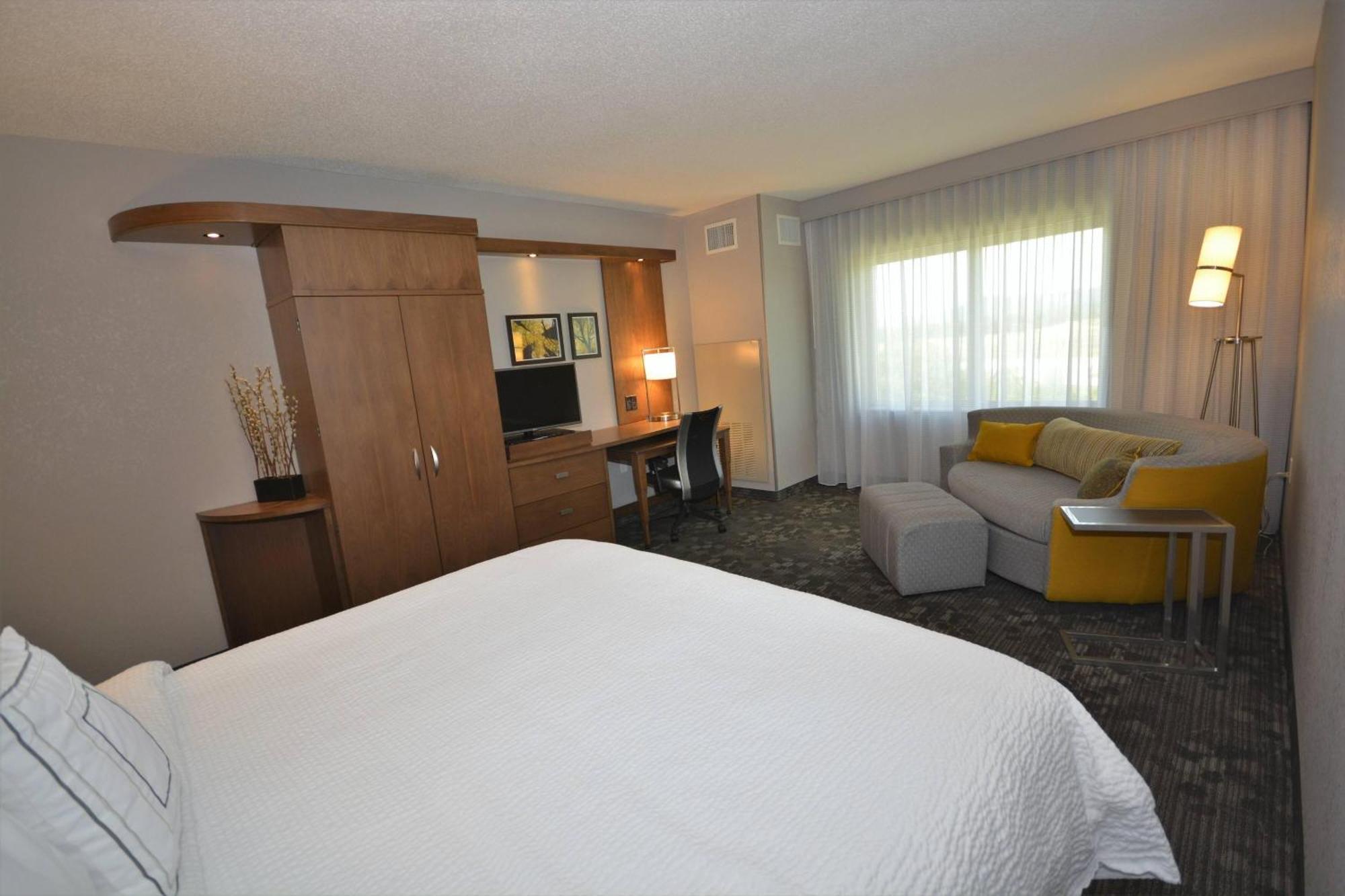 Courtyard By Marriott Asheville Airport Fletcher Exterior foto